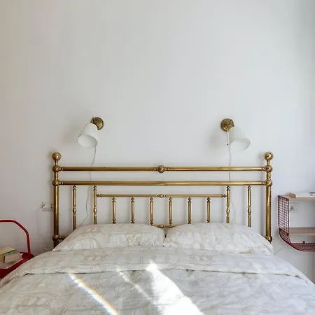 Plum Guide - Gattopardo Apartment Milan